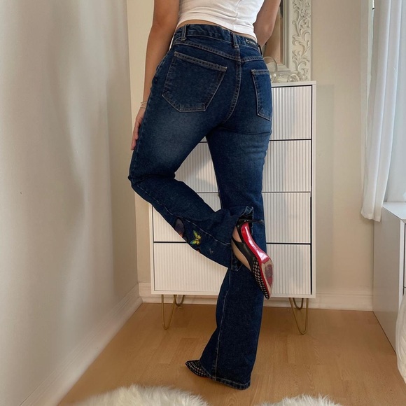 Y2K Flare Jeans 🦋 - Picture 3 of 8